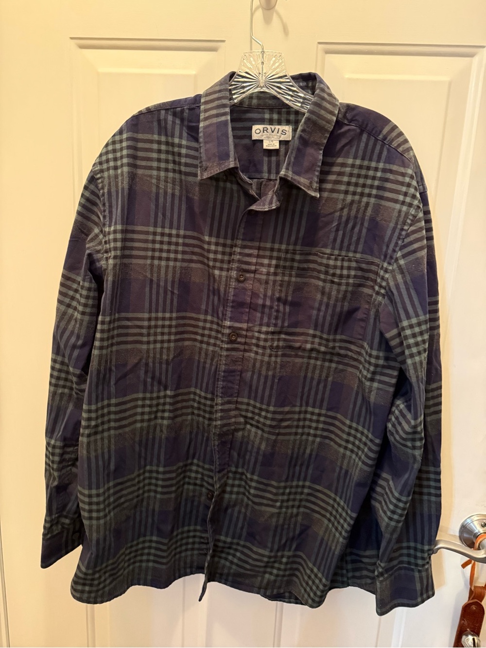 Orvis Men's Plaid Button-Down Shirt in Navy & Green heavy flannel size large